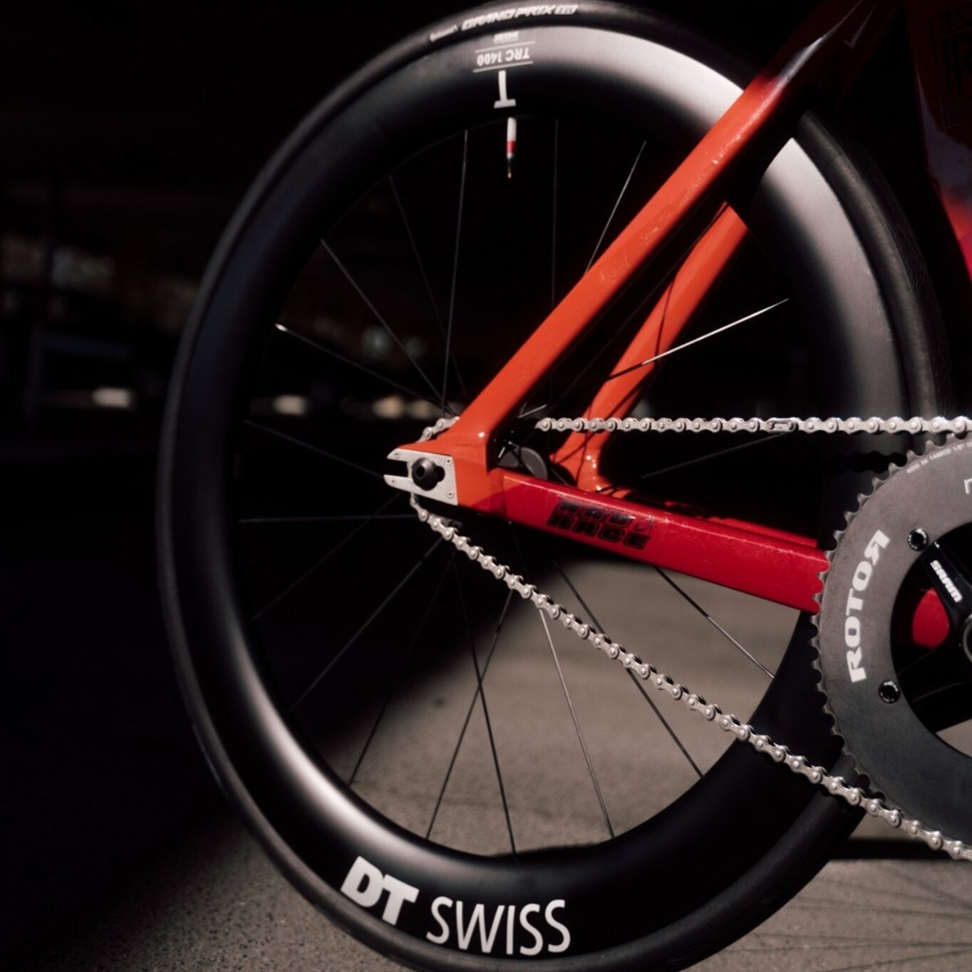 TRC 1400 DICUT - Fixed Gear Carbon Wheels | DT Swiss